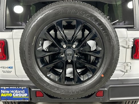 Certified 2021 Jeep Wrangler Unlimited Sahara w/ Cold Weather Group image 18