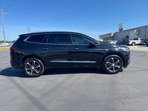 Used 2019 Buick Enclave Essence w/ LPO, Sport Appearance Package image 5