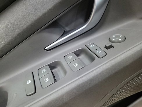 Used 2023 Hyundai Elantra SEL image 27