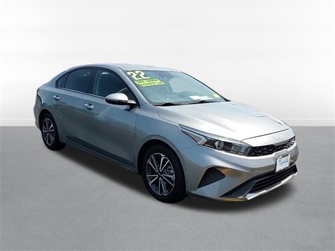 Used 2022 Kia Forte LXS w/ LXS Technology Package image 3