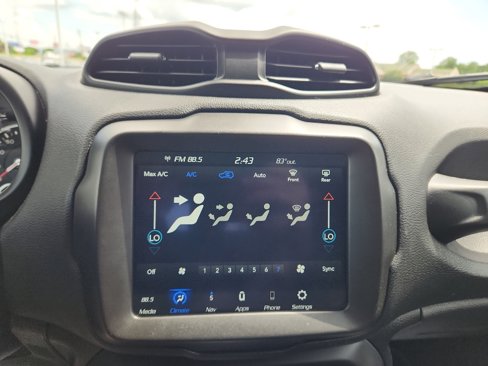 Used 2021 Jeep Renegade Latitude image 19