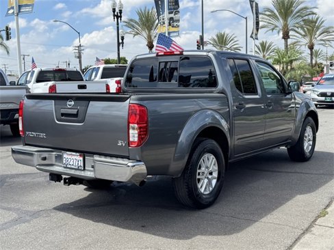 Used 2016 Nissan Frontier SV image 4