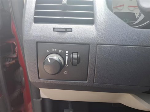 Used 2010 Dodge Grand Caravan SE image 15