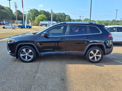 Used 2020 Jeep Cherokee Limited image 8