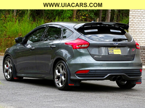 Used 2017 Ford Focus ST image 8