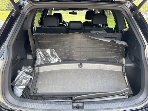 Used 2019 Volkswagen Tiguan SEL Premium R-Line w/ 3rd Row Seat Package image 31