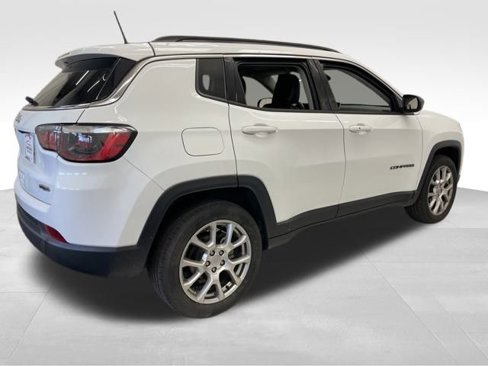 Used 2022 Jeep Compass Latitude image 5
