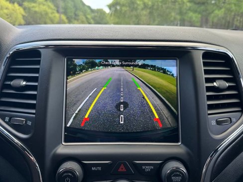 Used 2018 Jeep Grand Cherokee Altitude image 4