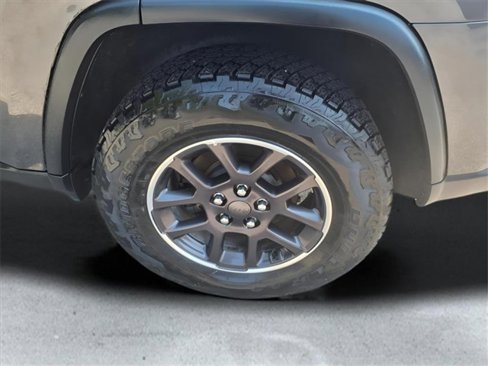 Used 2017 Jeep Grand Cherokee Laredo w/ Quick Order Package 23E image 8