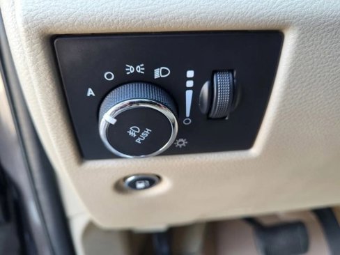 Used 2018 Jeep Grand Cherokee Overland image 38