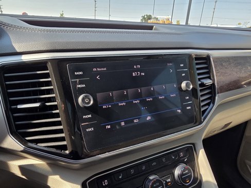 Used 2019 Volkswagen Atlas SEL Premium image 22
