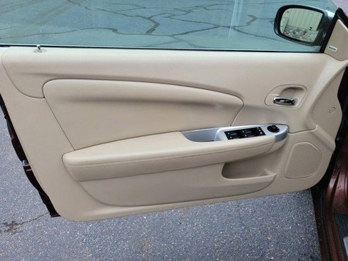 Used 2013 Chrysler 200 Limited image 16