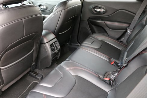 Used 2019 Jeep Cherokee Trailhawk image 28