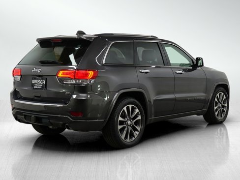 Used 2017 Jeep Grand Cherokee Overland w/ Jeep Active Safety Group image 5