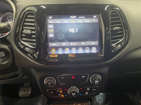 Used 2020 Jeep Compass Limited image 15