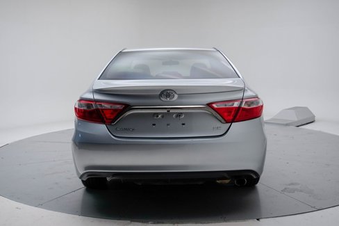 Used 2016 Toyota Camry SE image 18