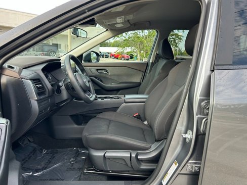 Used 2023 Nissan Rogue S image 9