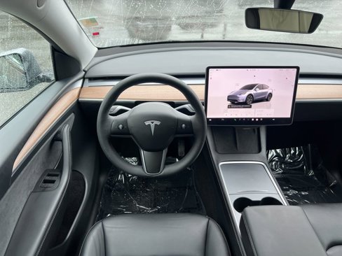 Used 2024 Tesla Model Y Long Range image 8