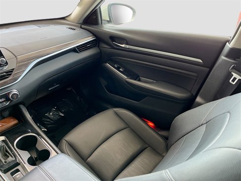 Used 2020 Nissan Altima 2.5 Platinum image 24