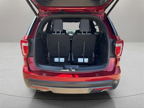 Used 2017 Ford Explorer XLT w/ Equipment Group 202A image 21