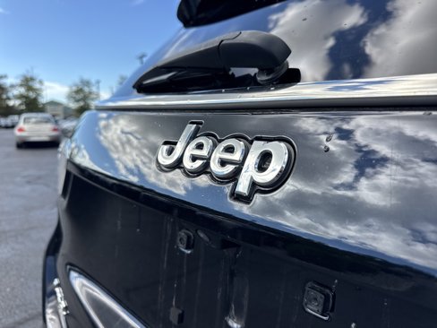 Used 2018 Jeep Compass Limited w/ Navigation Group image 18