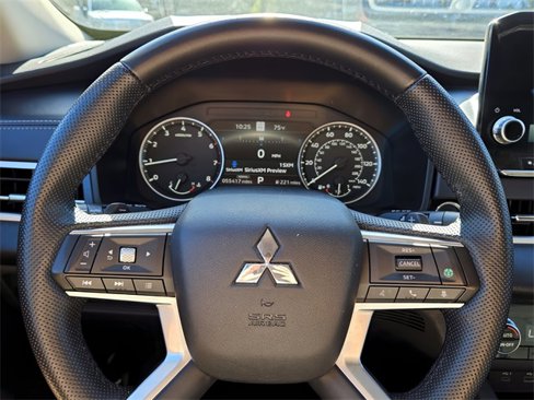 Used 2024 Mitsubishi Outlander SE image 21