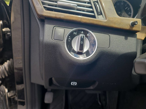 Used 2011 Mercedes-Benz E 550 Sedan image 21