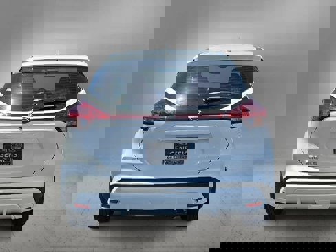 Used 2023 Nissan Kicks S image 7