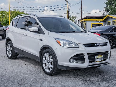 Used 2016 Ford Escape Titanium image 3
