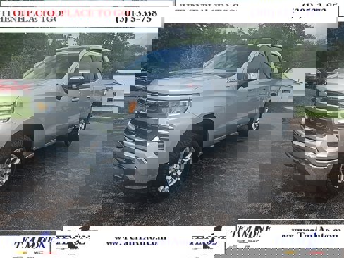 Used 2022 Chevrolet Silverado 1500 LT w/ Z71 Off-Road Package image 1