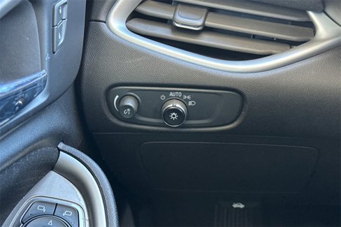 Used 2023 Chevrolet Malibu LT image 37