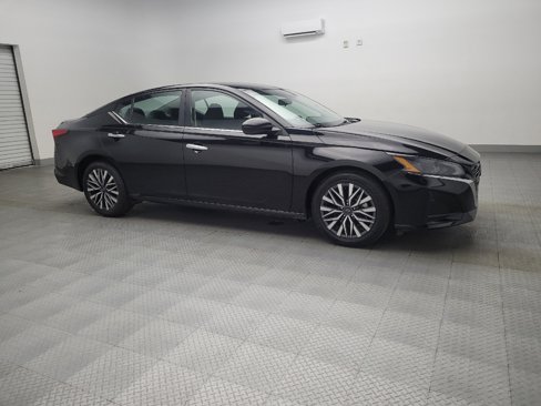 Used 2023 Nissan Altima 2.5 SV image 11