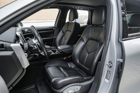 Used 2016 Porsche Cayenne S image 34