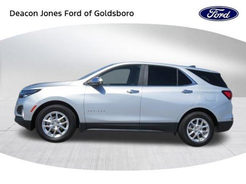 Used 2022 Chevrolet Equinox LT w/ Driver Convenience Package image 5