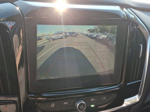Used 2018 Chevrolet Traverse LT image 16