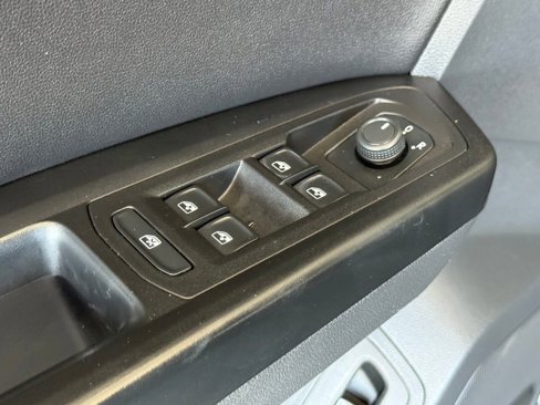 Used 2021 Volkswagen Atlas SE image 19