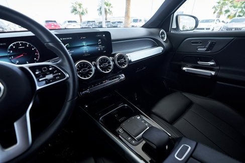 Used 2022 Mercedes-Benz GLB 250 4MATIC w/ Premium Package Lite image 44