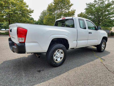 Certified 2017 Toyota Tacoma SR image 5