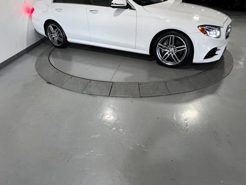 Used 2017 Mercedes-Benz E 300 4MATIC image 10
