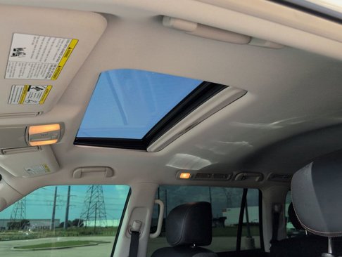 Used 2018 Nissan Armada Platinum image 18