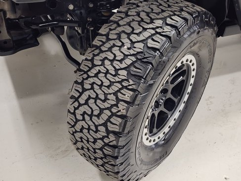 Used 2015 Jeep Wrangler Unlimited Rubicon w/ Connectivity Group image 27