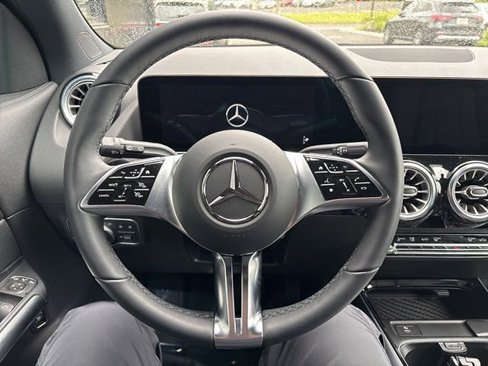 Used 2025 Mercedes-Benz GLA 250 4MATIC image 37