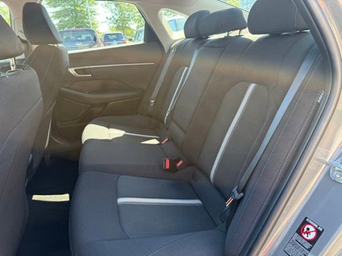 Used 2022 Hyundai Sonata SEL w/ Preferred Accessory Package image 16