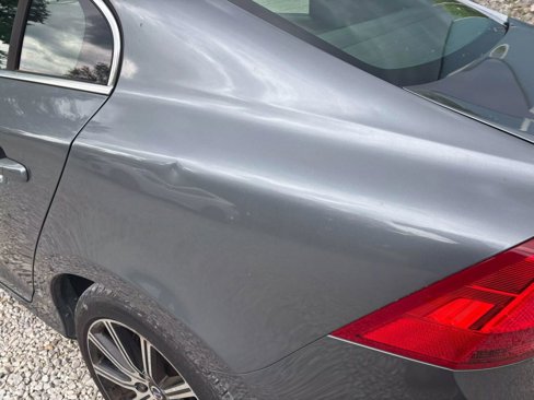 Used 2018 Volvo S60 T5 Inscription image 23
