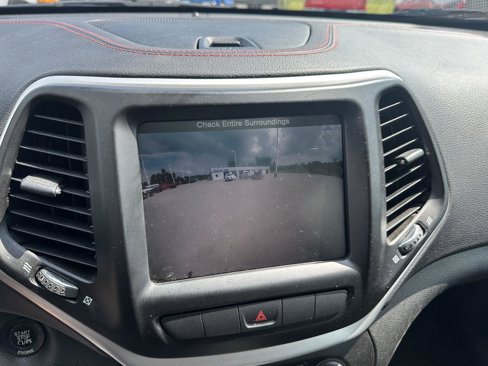 Used 2015 Jeep Cherokee Trailhawk w/ Comfort/Convenience Group image 32