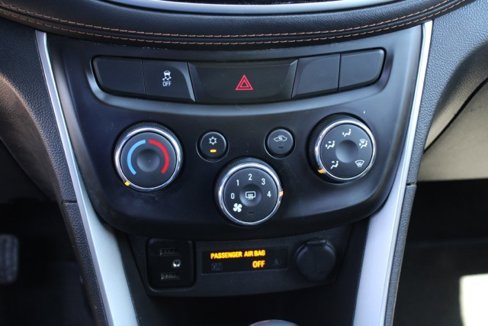 Used 2021 Chevrolet Trax LT w/ Driver Confidence Package image 17
