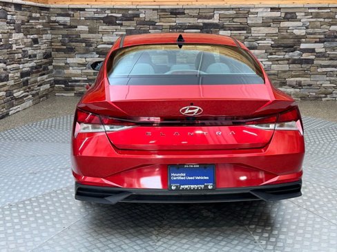 Used 2022 Hyundai Elantra SEL w/ Preferred Accessory Package image 4