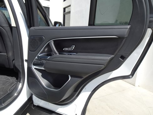 Used 2023 Land Rover Range Rover SE image 16