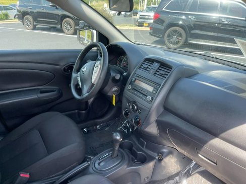 Used 2017 Nissan Versa S Plus image 5