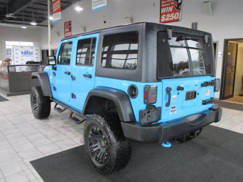 Used 2018 Jeep Wrangler Unlimited Sport image 4